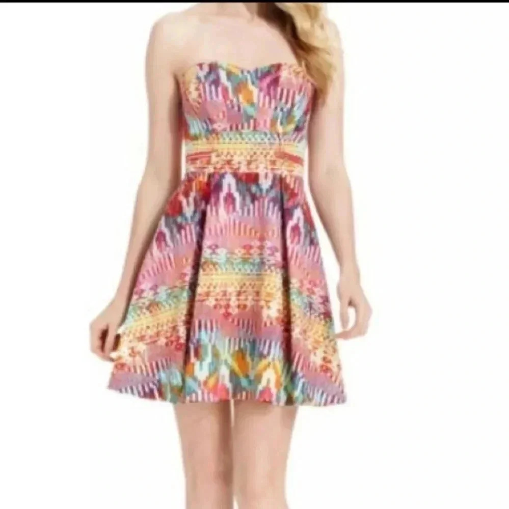 Euc Guess strapless dress.Size 6